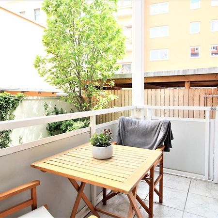➤Private Room - Heart Of Downtown With Terrace Wurzburg Exterior photo