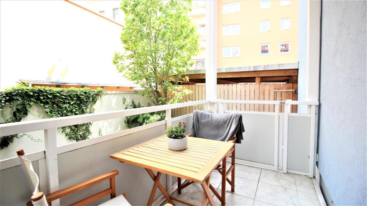 ➤Private Room - Heart Of Downtown With Terrace Wurzburg Exterior photo
