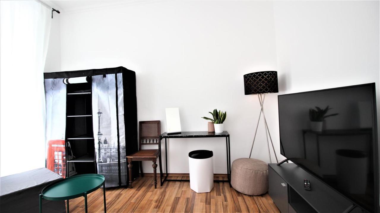 ➤Private Room - Heart Of Downtown With Terrace Wurzburg Exterior photo