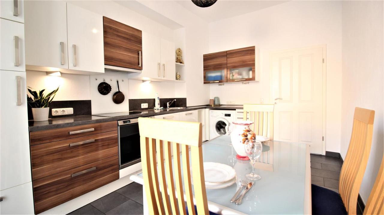➤Private Room - Heart Of Downtown With Terrace Wurzburg Exterior photo