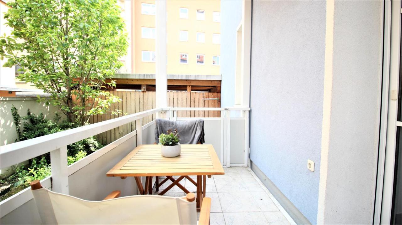 ➤Private Room - Heart Of Downtown With Terrace Wurzburg Exterior photo